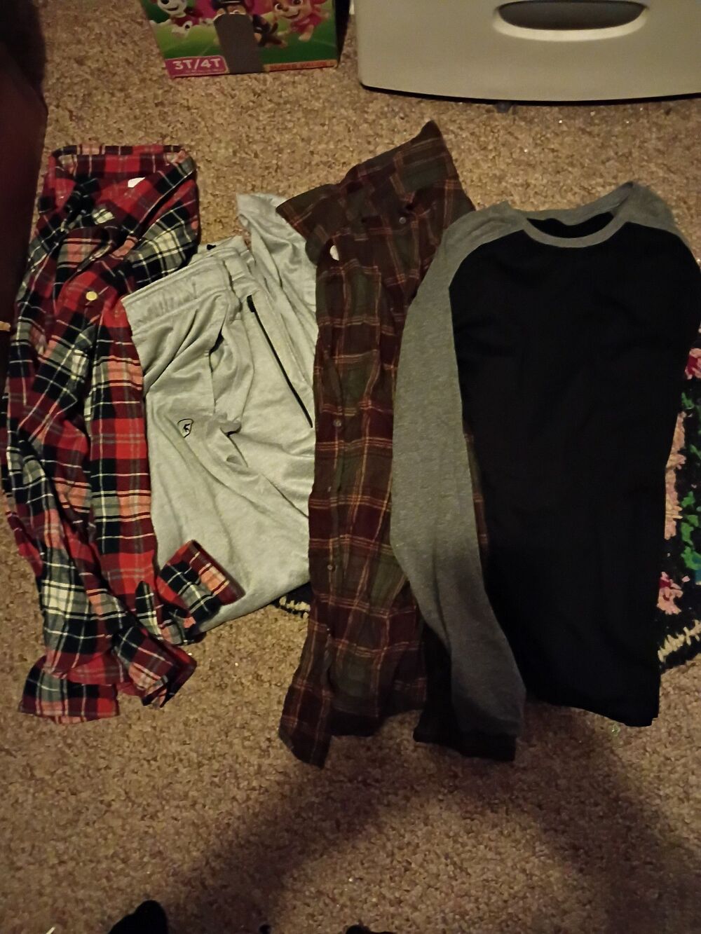 Bundle of mens medium clothes, 4 pieces-055d1